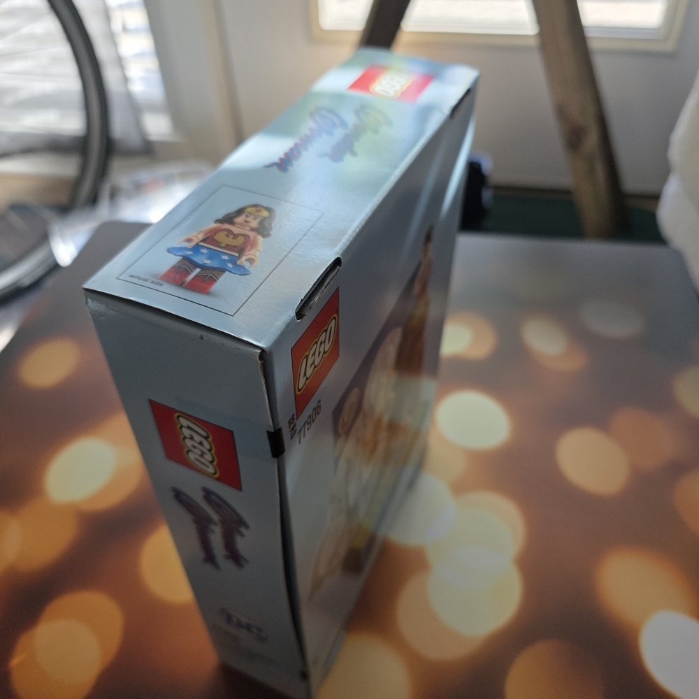 LEGO Wonder Woman and Cheetah Set 77906, 265 Pcs - Picture 4 of 5